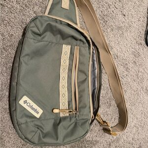 Columbia Olive and Beige Bag - Japan